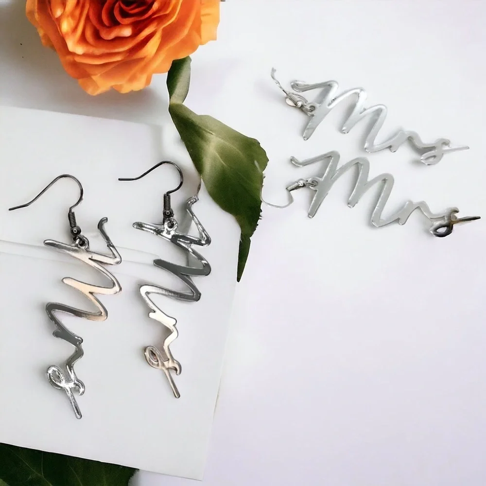 Sparkle with Silver: Stunning 'MRS' Dangle Earrings for the Chic Bride! NWT
